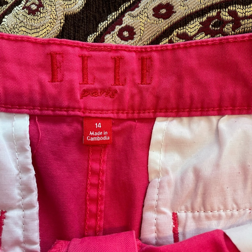 Shorts - Picture 3 of 3